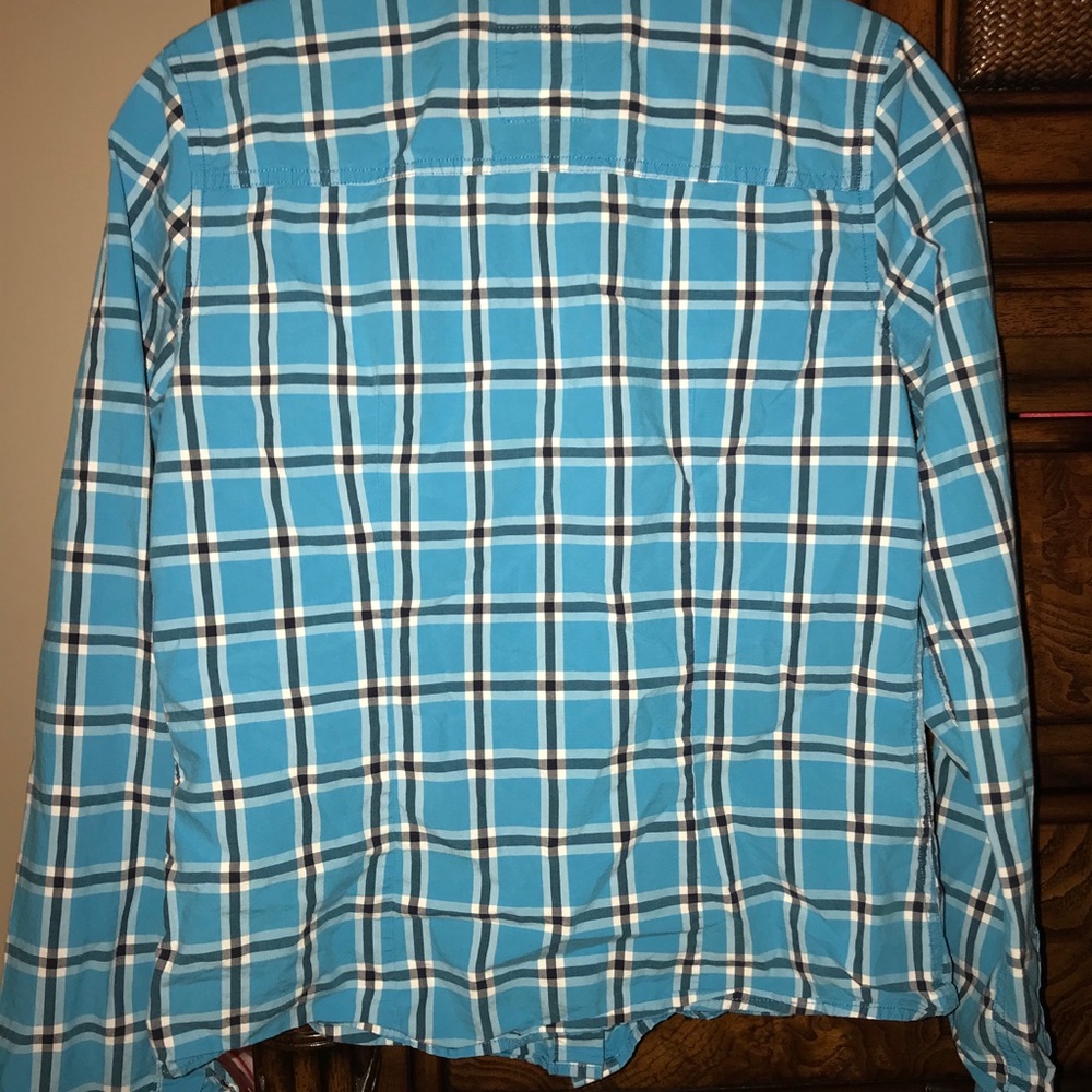 🤍💙HOLLISTER LONG SLEEVE BUTTON UP SHIRT💙🤍 - Picture 2 of 12